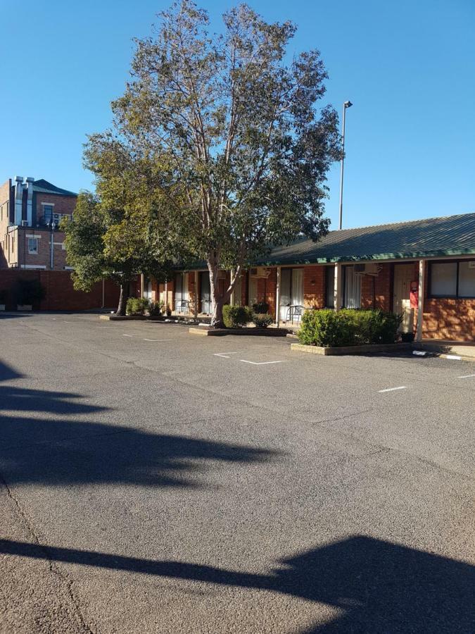 Yambil Inn Griffith Exterior photo
