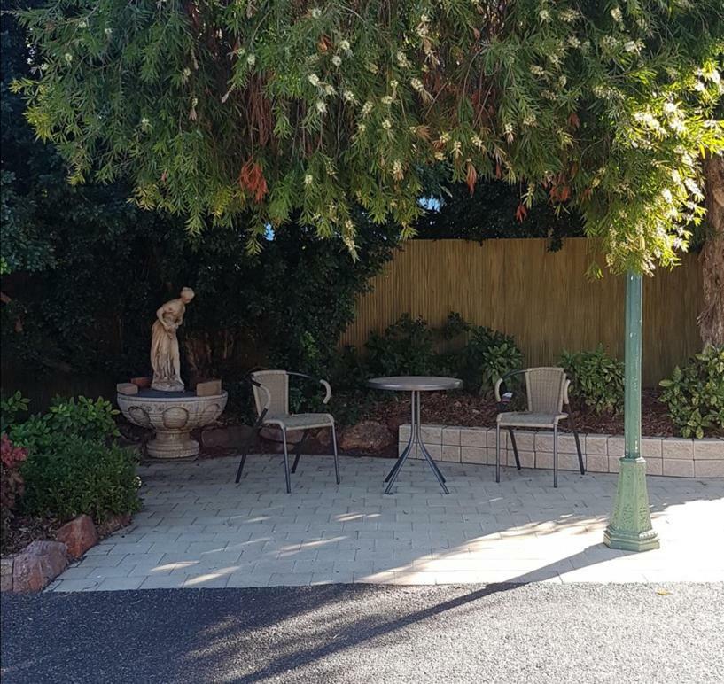 Yambil Inn Griffith Exterior photo